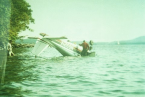 CessnaInWinnipesaukee2000Q