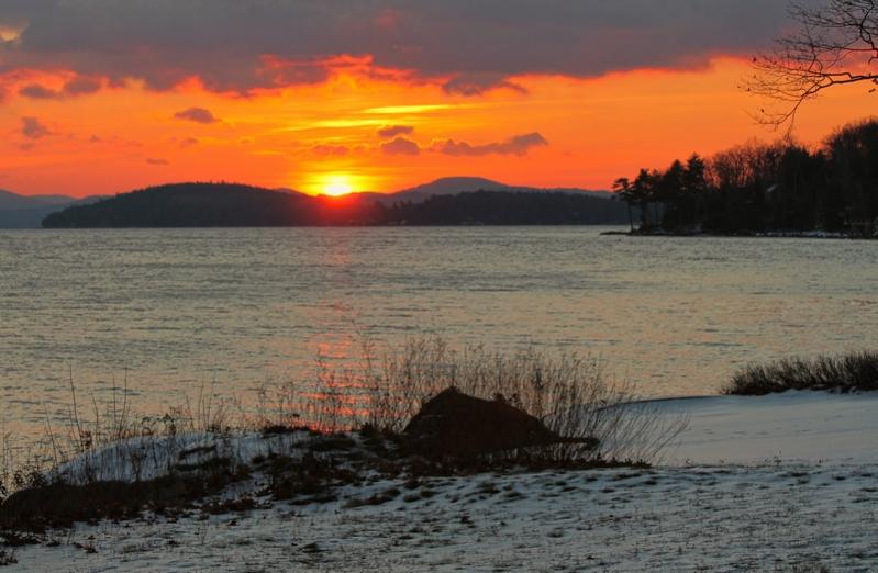 Name:  sunrise_winnipesaukee_12-4-14-qpr (2).jpg
Views: 2029
Size:  58.2 KB