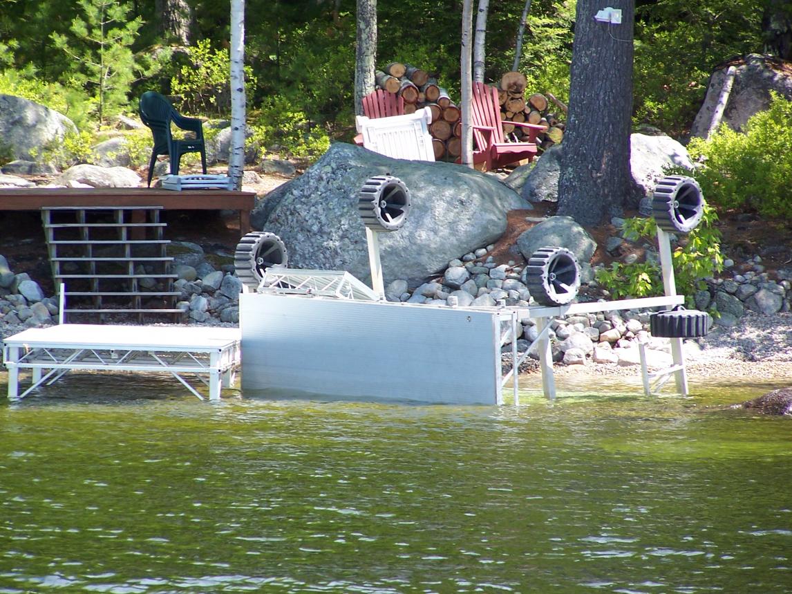 Name:  Dock Storm Damage 060109 026.jpg
Views: 646
Size:  214.9 KB