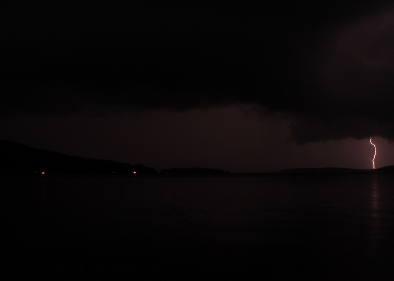 Name:  lightning_over_winnipesaukee_5-16-12_5.jpg
Views: 599
Size:  126.1 KB