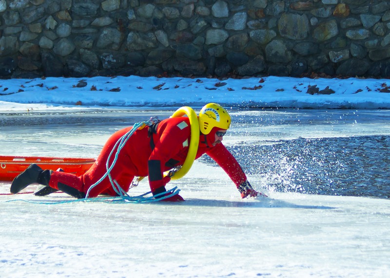 Name:  ice_rescue_1-qpr.jpg
Views: 3561
Size:  189.7 KB