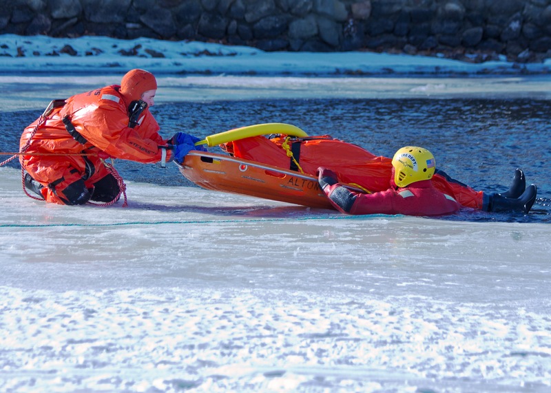 Name:  ice_rescue_2-jpg-qpr.jpg
Views: 3549
Size:  191.0 KB
