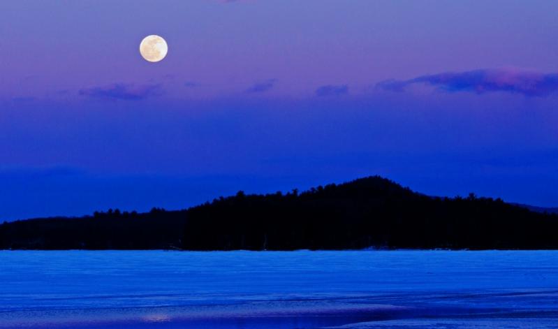 Name:  moonrise_winnipesaukee_3-26-13_2.jpg
Views: 647
Size:  23.4 KB