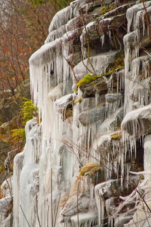Name:  Cliffs and Ice 12-2-13 3a-FAR.jpg
Views: 1407
Size:  87.8 KB