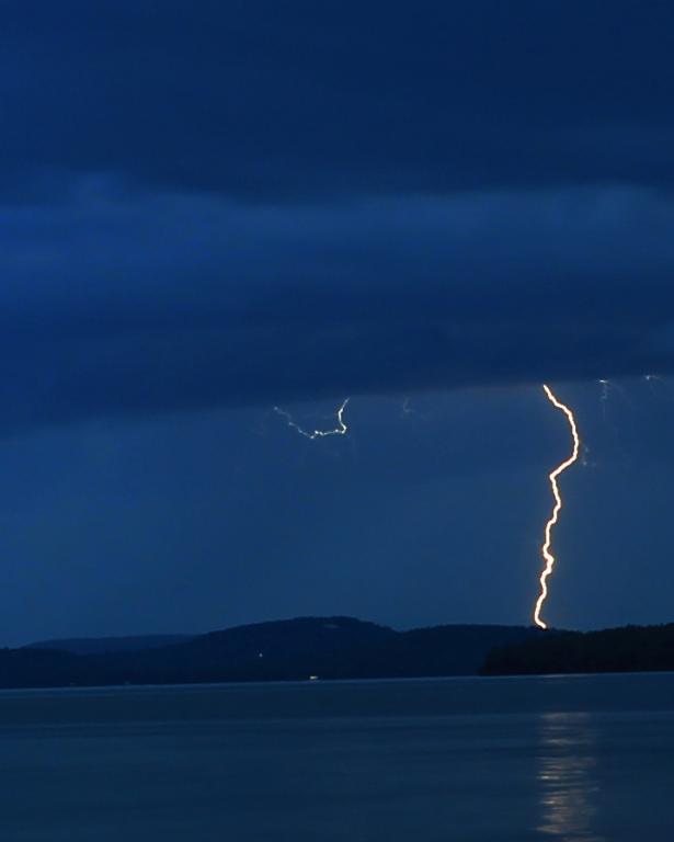 Name:  Lightning Winnipesaukee 6-8-12.jpg
Views: 650
Size:  16.0 KB