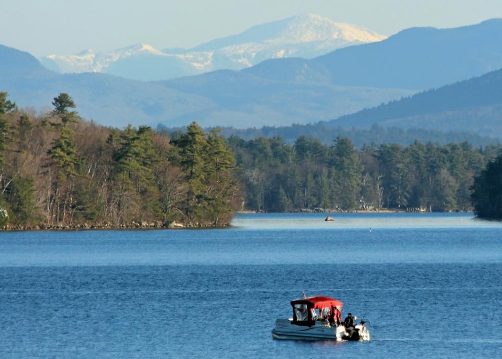 Name:  mount_washington-nh_view_from_lake_winnipesaukee.jpg
Views: 1363
Size:  85.8 KB