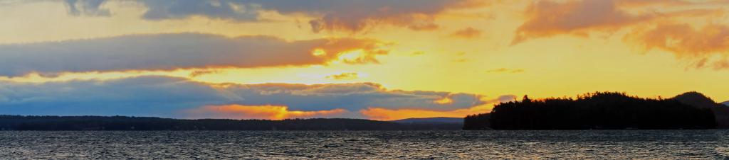 Name:  Winnipesaukee Sunrise Pano 3-30-12.jpg
Views: 1598
Size:  29.5 KB